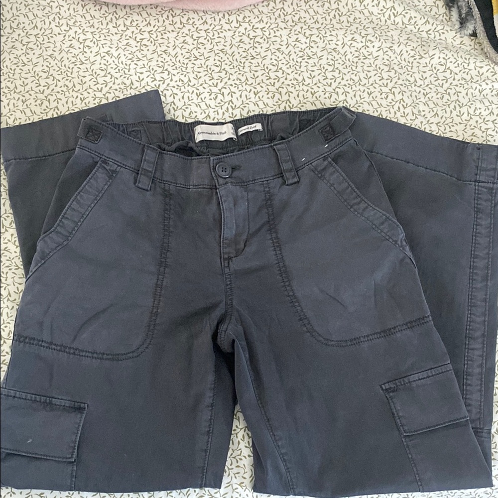Abercrombie & Fitch Gray low rise Cargo Pants